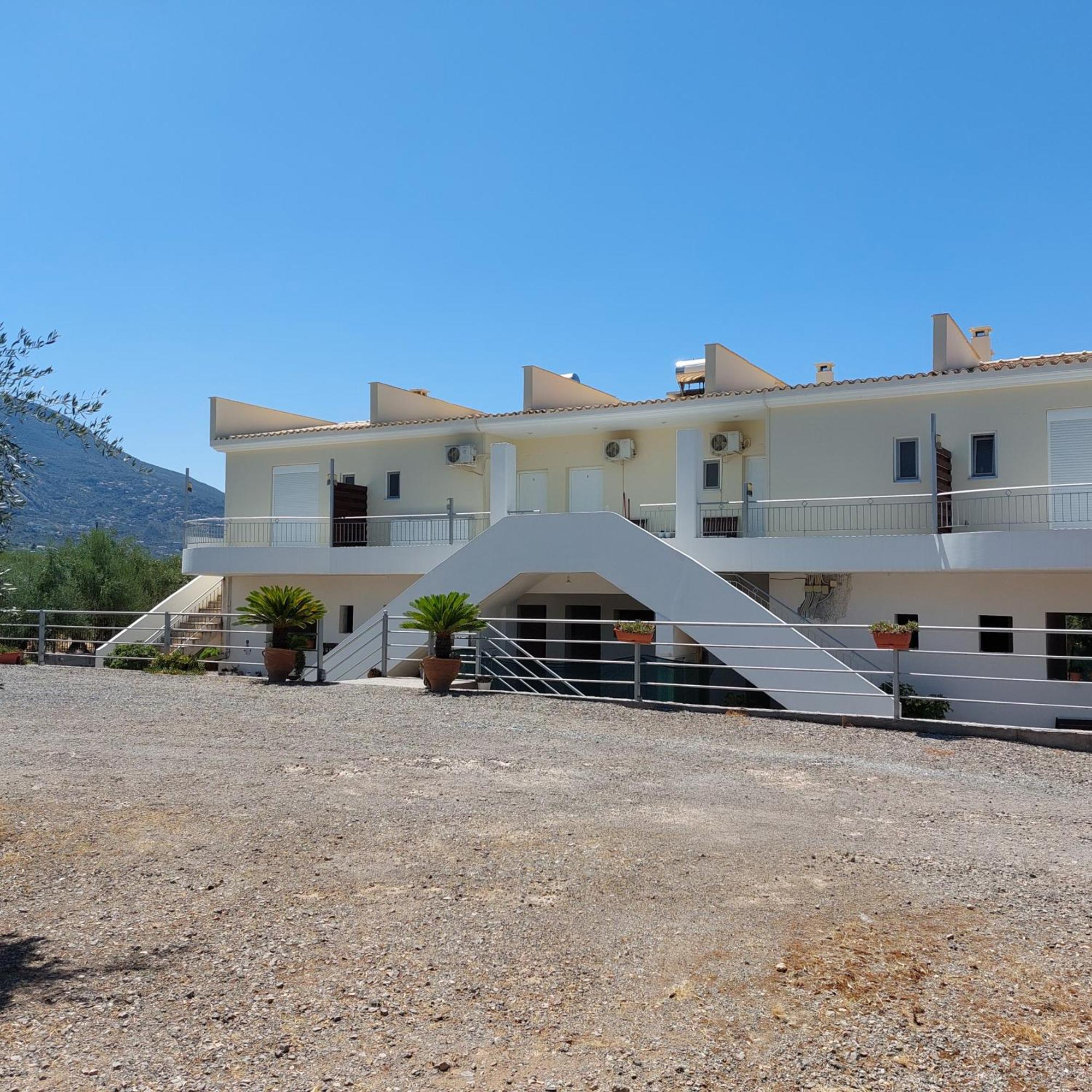 Elea Apartments Kalamata Exterior photo