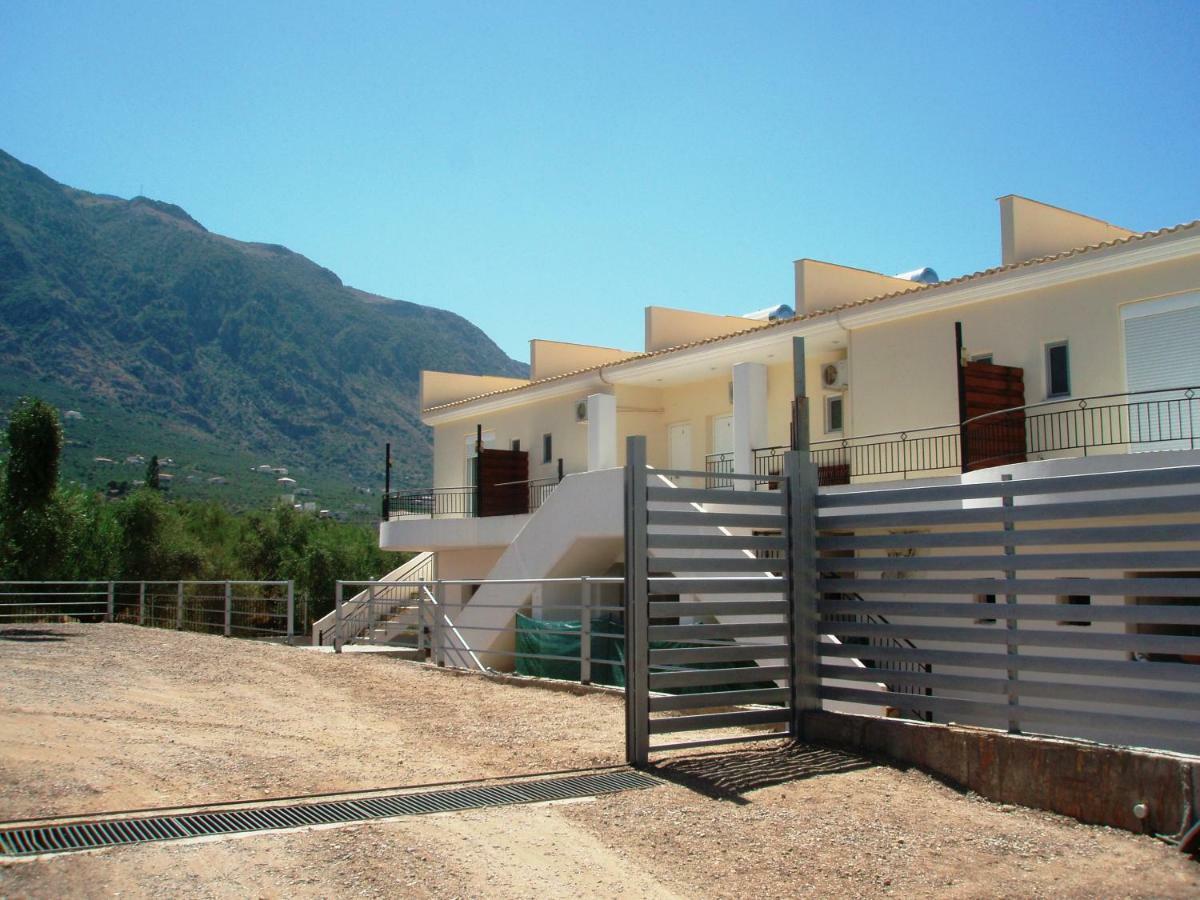 Elea Apartments Kalamata Exterior photo